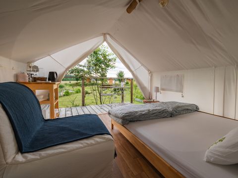 TENTE 2 personnes - glamping, toilettes privées, évier & baignoire extérieure 15m²