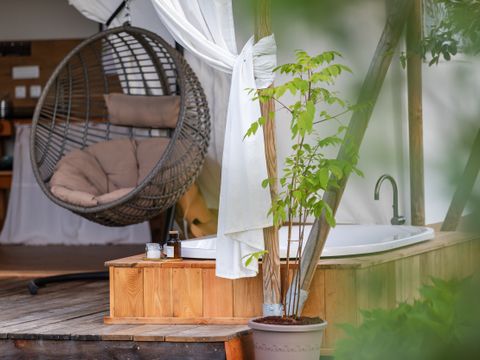 TENTE TOILE ET BOIS 6 personnes - Glamping avec salle de bain et baignoire, 54m2
