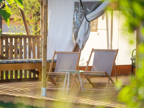 TENTE TOILE ET BOIS 5 personnes - Tente Glamping avec Salle de Bain, Amber 44 m², Premium - JACUZZI