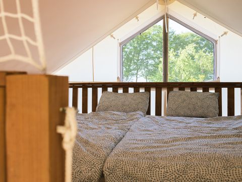 TENTE TOILE ET BOIS 5 personnes - Tente Glamping avec Salle de Bain, Amber 44 m², Premium - JACUZZI