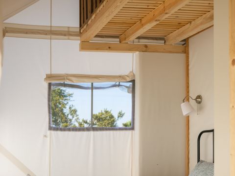 TENTE TOILE ET BOIS 5 personnes - Tente Glamping avec Salle de Bain, Amber 44 m², Premium - JACUZZI