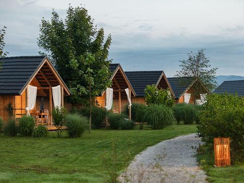 CHALET 4 personnes - Wooden house HIS, 22m² - Private Toilet, Sink & Outdoor Tub