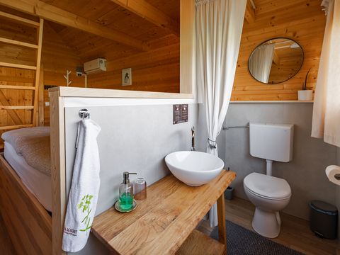 CHALET 4 personnes - Wooden house HIS, 22m² - Private Toilet, Sink & Outdoor Tub