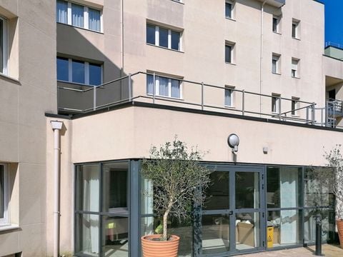 Terres de France - Appart Hotel Rouen Flaubert - Camping Seine - Image N°3