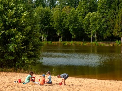 Goélia Le Domaine des Nouailles - Camping Dordoña