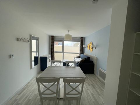 STUDIO 4 personnes - G/330_STUDIO CABINE 2/4 PERS.