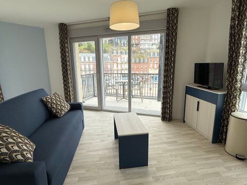 STUDIO 4 personnes - G/330_STUDIO CABINE 2/4 PERS.