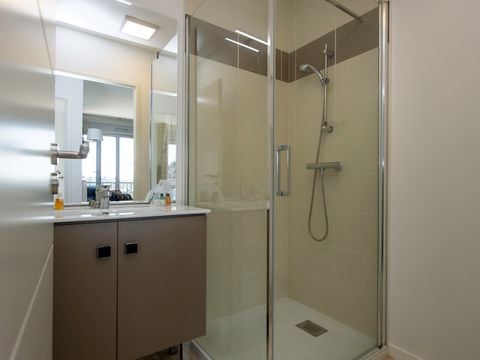 STUDIO 4 personnes - G/330_STUDIO CABINE 2/4 PERS.