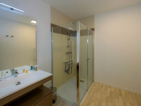 STUDIO 4 personnes - G/330_STUDIO CABINE 2/4 PERS.