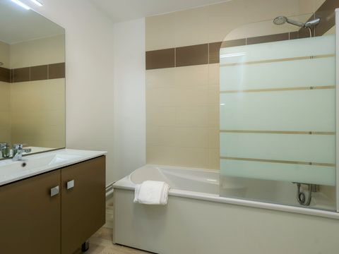 APPARTEMENT 6 personnes - G/330_3 PIECES 6 PERS.