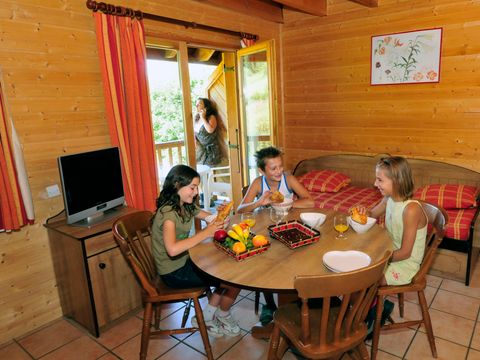 APPARTEMENT 4 personnes - G/28_2 PIECES 4 PERSONNES
