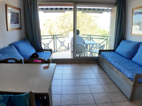 STUDIO 5 personnes - G/4_STUDIO CABINE 4 PERSONNES 