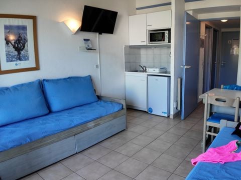STUDIO 5 personnes - G/4_STUDIO CABINE 4 PERSONNES 