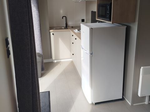 Mobilhome 2 personnes - Mobil home Confort - 1 chambre - terrasse semi-couverte