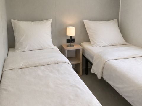 MOBILHOME 4 personnes - Mobil home Confort - 2 chambres - terrasse semi-couverte