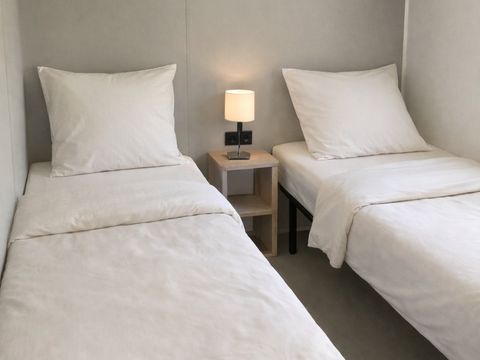 MOBILHOME 4 personnes - Mobil home Premium - 2 chambres - terrasse semi-couverte vue mer