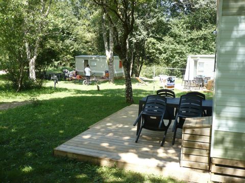 MOBILHOME 4 personnes - Tilleul Eco (2 adultes + 2 enfants) - 2 chambres sans sanitaire + terrasse 12.50m²