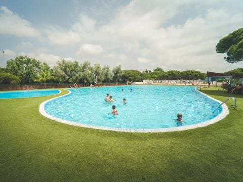 HolaCamp Barcelona - Camping Barcellona - Image N°0