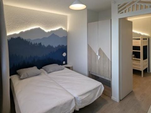 CHAMBRE 6 personnes - Chambre 26.8m²  2 grandes Pièces (sans cuisine) _ Lit bébé impossible