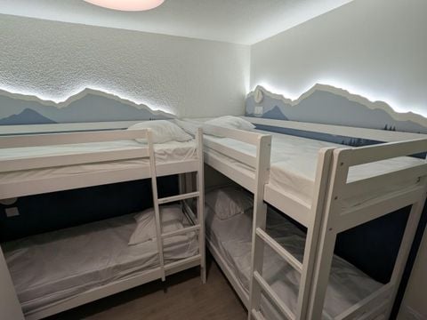 CHAMBRE 6 personnes - Chambre 26.8m²  2 grandes Pièces (sans cuisine) _ Lit bébé impossible