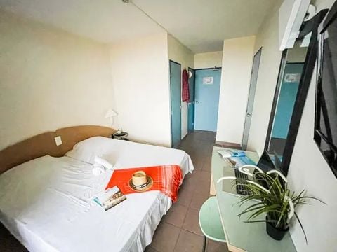 CHAMBRE 2 personnes - Chambre 15m² 1 Pièce  (sans cuisine)