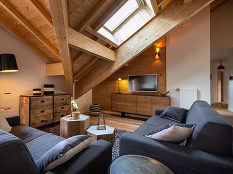 APPARTEMENT 8 personnes - 3 PIECES CABINE DUPLEX 6-8 PERSONNES VUE MONTAGNE