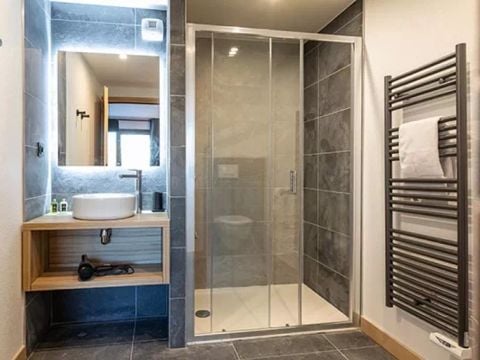 APPARTEMENT 6 personnes - 2 PIECES CABINE 4-6 PERSONNES STANDARD