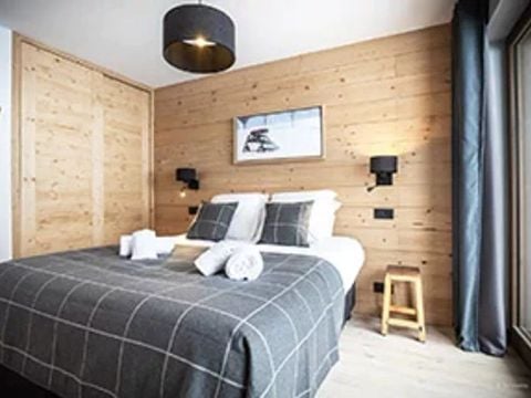 APPARTEMENT 10 personnes - 5 PIECES (3 PIECES + 2 CABINES) 8-10 PERSONNES STANDARD