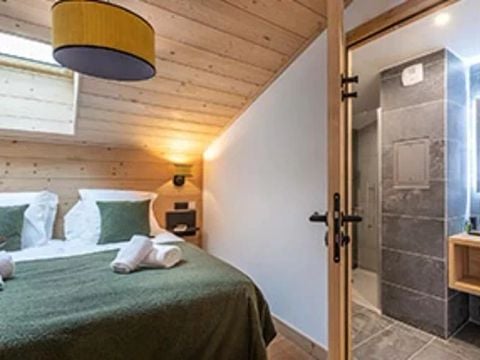 APPARTEMENT 10 personnes - 5 PIECES (3 PIECES + 2 CABINES) 8-10 PERSONNES STANDARD