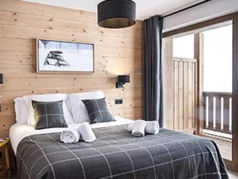 APPARTEMENT 10 personnes - 5 PIECES (3 PIECES + 2 CABINES) 8-10 PERSONNES STANDARD