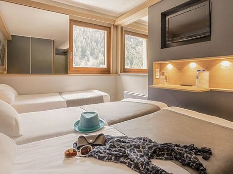 CHAMBRE 3 personnes