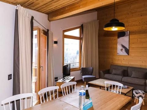 APPARTEMENT 8 personnes - 3 PIECES CABINE 6-8 PERSONNES VUE MONTAGNE