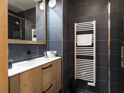 APPARTEMENT 10 personnes - 5 PIECES (3 PIECES + 2 CABINES) 8-10 PERSONNES STANDARD