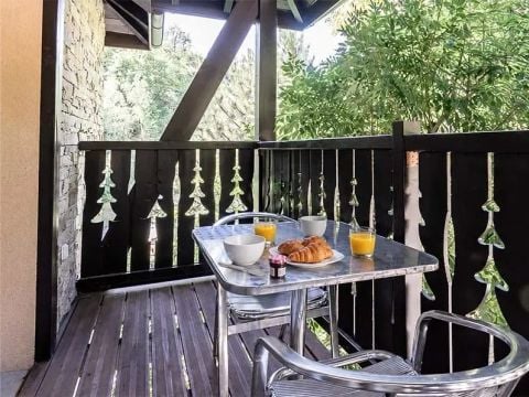 Résidence Vacancéole - Les Chalets d'Ax - Camping Ariège - Image N°3
