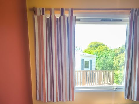 Mobilhome 4 personnes - 4 couchages avec grande terrasse - Avec clim