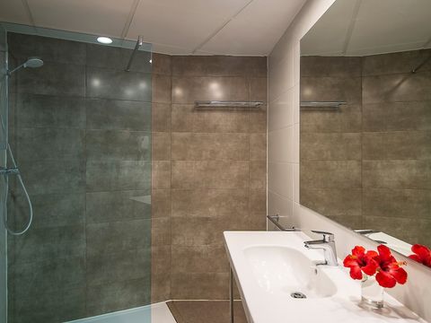 CHAMBRE 2 personnes - Chambre Double - Balcon - Vue piscine