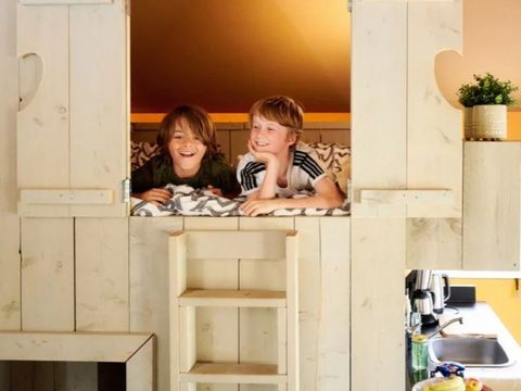 Tente en toile et en bois 9 personnes - Tente Safari 9 personnes - 4 chambres