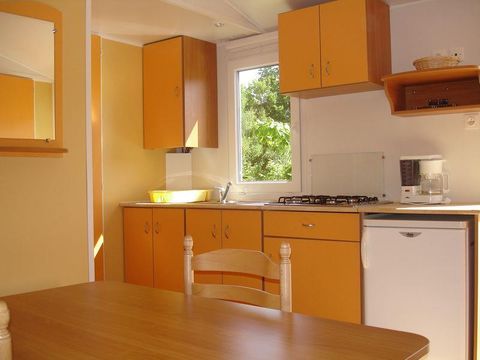MOBILHOME 8 personnes - Confort 31m² / 3 chambres + TV + Terrasse non couverte 6/8 pers