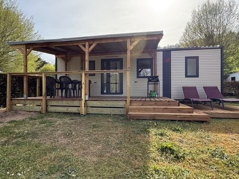 MOBILHOME 4 personnes - Mobil-home Confort 27m² / 2 chambres (2/4pers) + TV + Terrasse couverte (Bord de rivière) 2/4 pers