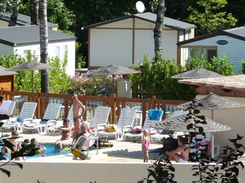 Camping  Au Vallon Rouge - Camping Alpes-Marítimos