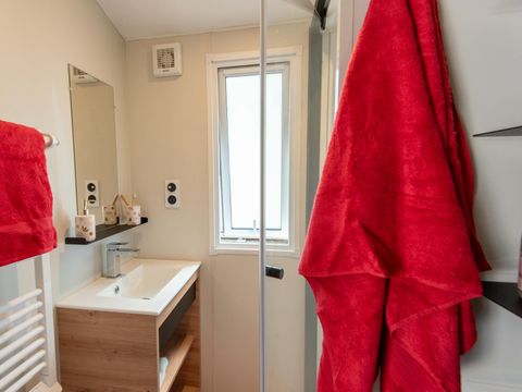 MOBILHOME 8 personnes - Tribu CONFORT Climatisé - Bord Canal