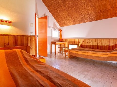 GÎTE 7 personnes - sur 2 étages