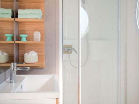 MOBILHOME 5 personnes - SAM - COTTAGE CONFORT 2ch/ 4/5p - 30m² - Terrasse couverte