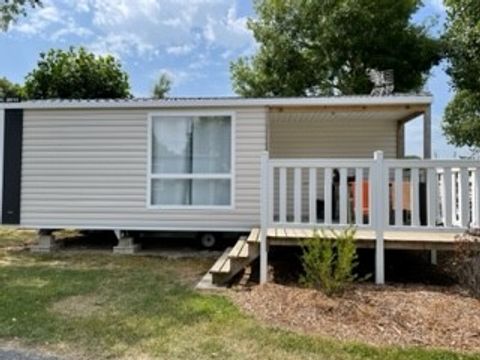Mobilhome 4 personnes - LOISIRS CONFORT 2ch - 20m² - Terrasse Intégrée 4 pers