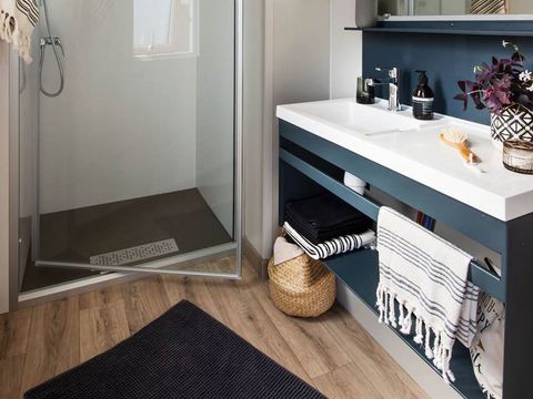 Mobilhome 6 personnes - COTTAGE CONFORT 3 chambres - 35m²-Terrasse couverte 6 pers