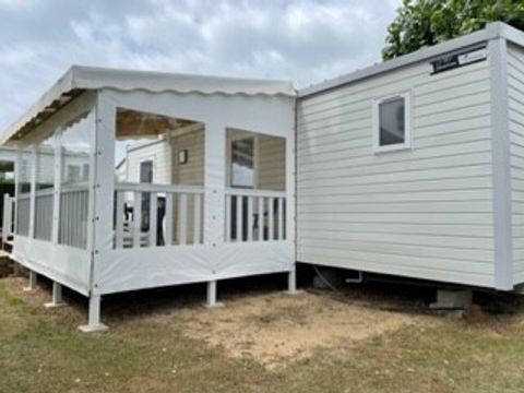 Mobilhome 4 personnes - Dimanche - SUNELIA PRESTIGE 2 chambres - 34m² - Terrasse couverte 4 pers