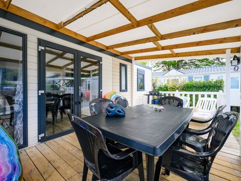 Mobilhome 8 personnes - Dimanche - SUNELIA PRESTIGE 4 chambres - 40m² - Terrasse couverte 8 pers