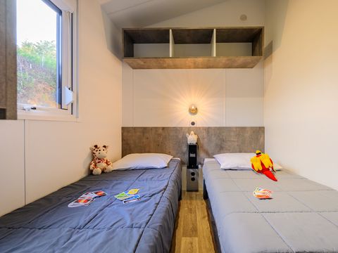 Mobilhome 8 personnes - Dimanche - SUNELIA PRESTIGE 4 chambres - 40m² - Terrasse couverte 8 pers