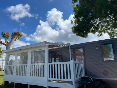 Mobilhome 8 personnes - Dimanche - SUNELIA PRESTIGE 4 chambres - 40m² - Terrasse couverte 8 pers