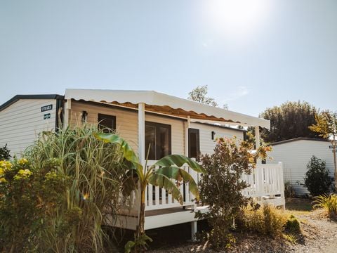 Mobilhome 4 personnes - SUNELIA - CONFORT - PLUS - 2 chambres - 30m² - Terrasse couverte